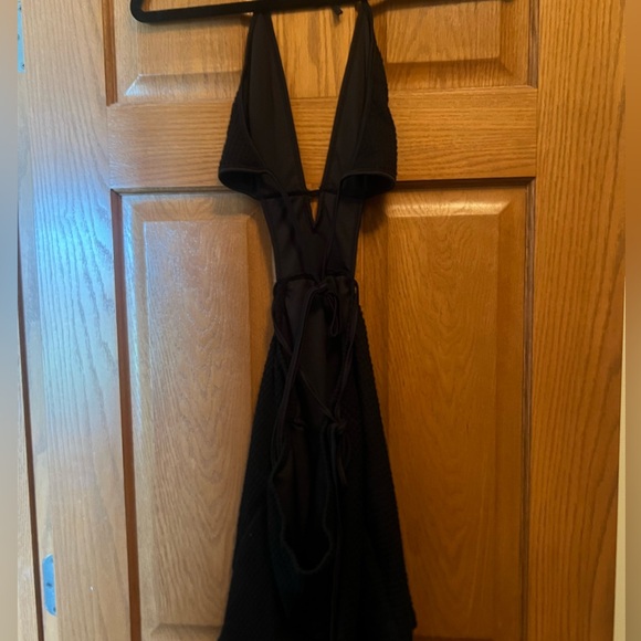Black Dress Cut Out Waist Tie Backless Halter Neck - Picture 4 of 5